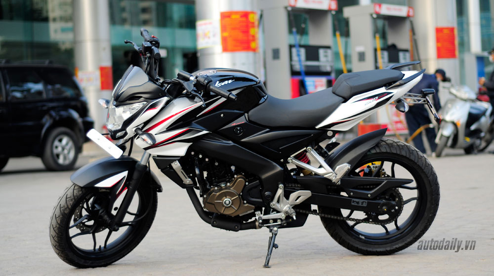 90 Triệu đồng, Nên Chọn Yamaha FZ-S Hay Bajaj Pulsar 200ns?